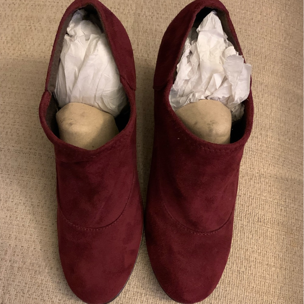Aerosoles Women’s Booties - Picture 2 of 4